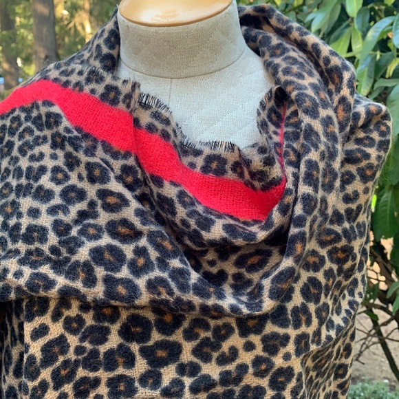 Leopard Print Scarf Wrap NEW - Picture 3 of 6